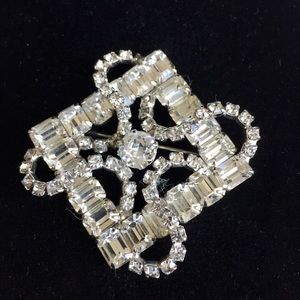 Vintage Prong Set Dimensional Rhinestone Brooch